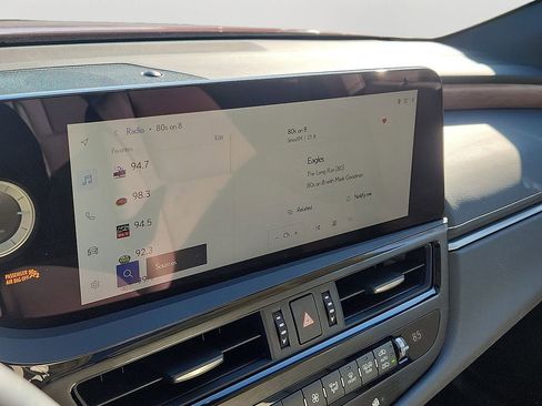 Used 2025 Lexus ES 300h w/ Premium Package image 18