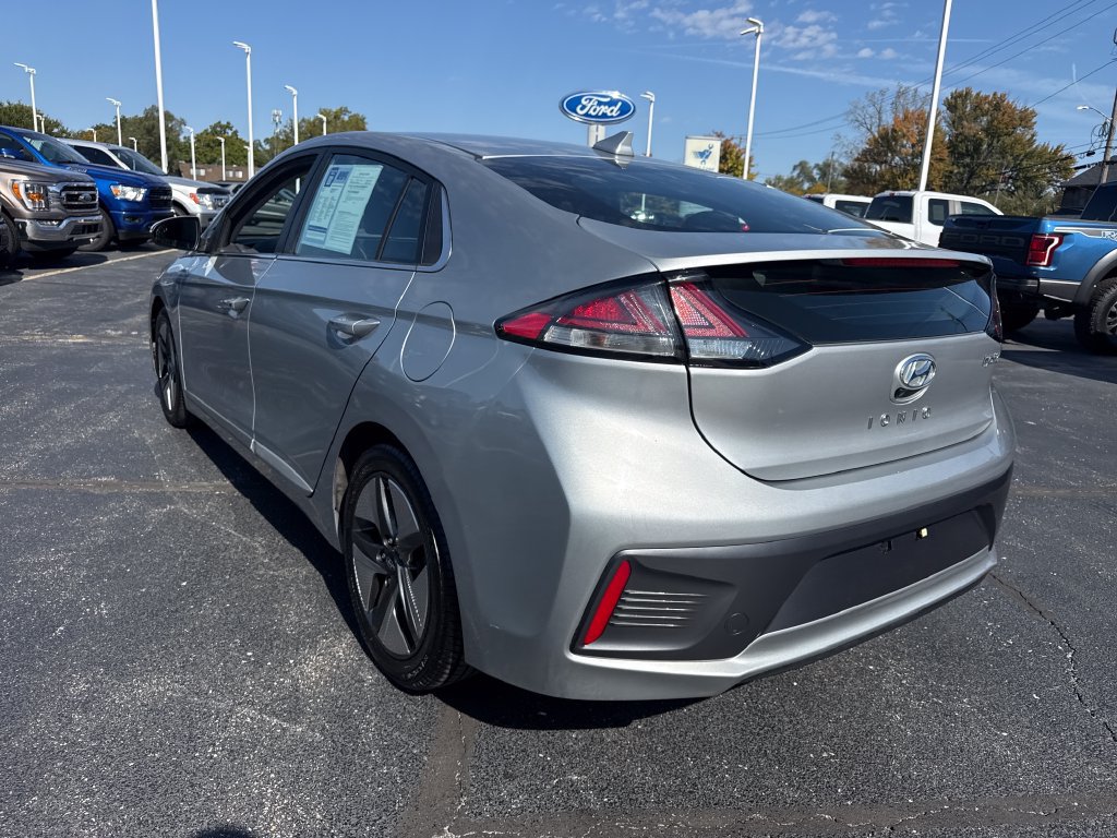 Used 2022 Hyundai Ioniq SEL FWD image 11