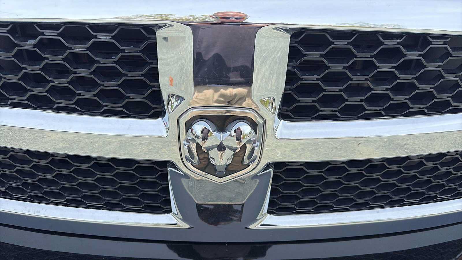 Used 2024 RAM 1500 Classic SLT AWD/4WD image 29
