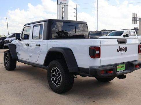 Used 2025 Jeep Gladiator Rubicon w/ Convenience Group AWD/4WD image 4