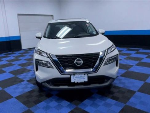 Used 2021 Nissan Rogue SL w/ Premium Package image 3