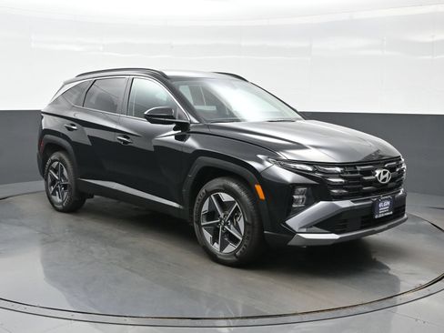 Certified 2025 Hyundai Tucson SEL AWD/4WD image 8