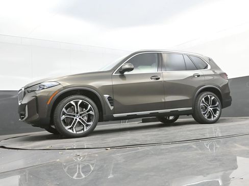 New 2026 BMW X5 sDrive40i image 48