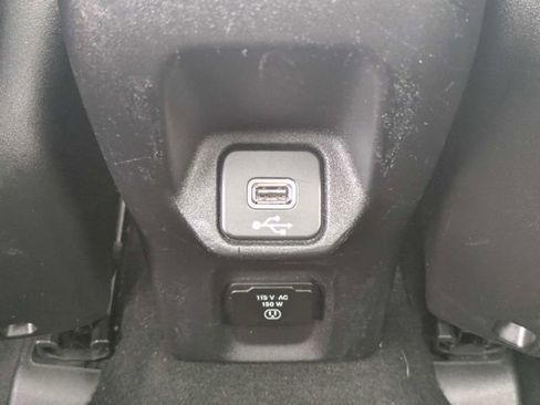 Used 2019 Jeep Renegade Limited w/ Quick Order Package 22P image 14