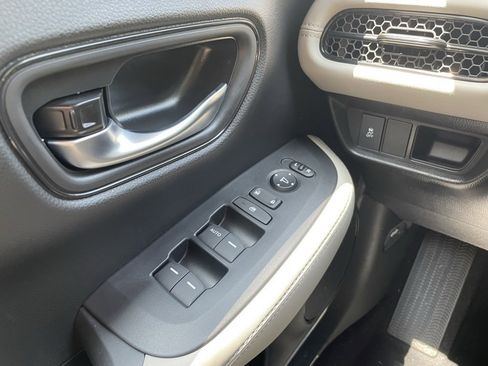 New 2026 Honda HR-V LX image 15