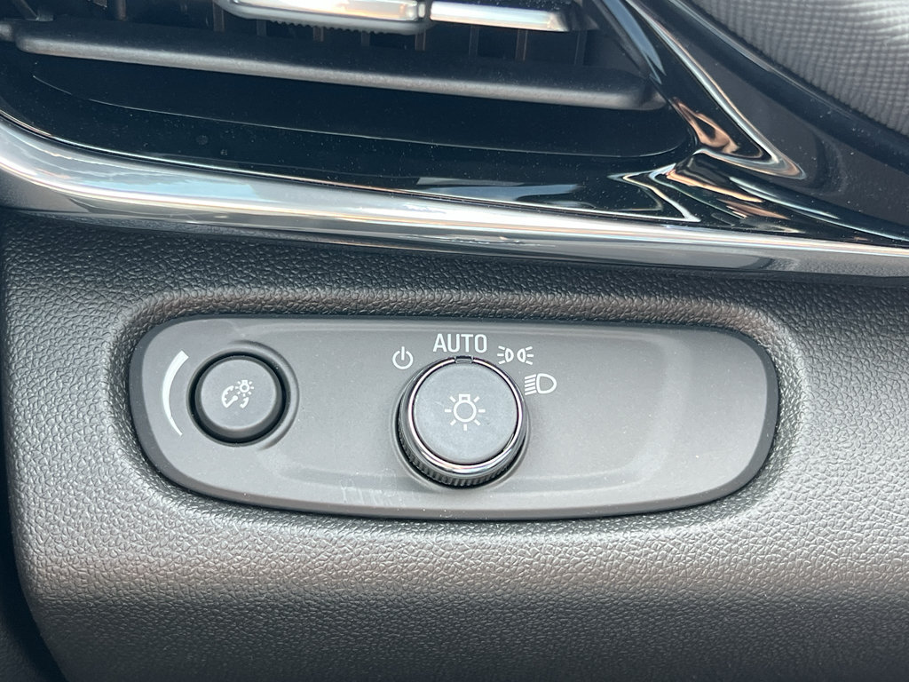 New 2026 Buick Envista Sport Touring w/ Convenience I Package FWD image 23