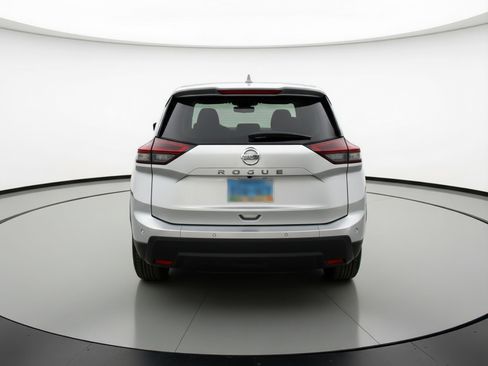 Used 2025 Nissan Rogue SV FWD image 7