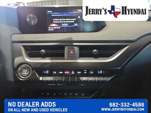 Used 2019 Lexus UX 200 w/ Premium Package FWD image 11