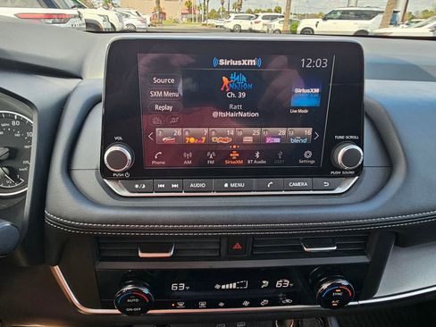 Used 2025 Nissan Rogue SV image 20