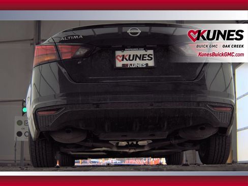 Used 2024 Nissan Altima 2.5 SV image 7