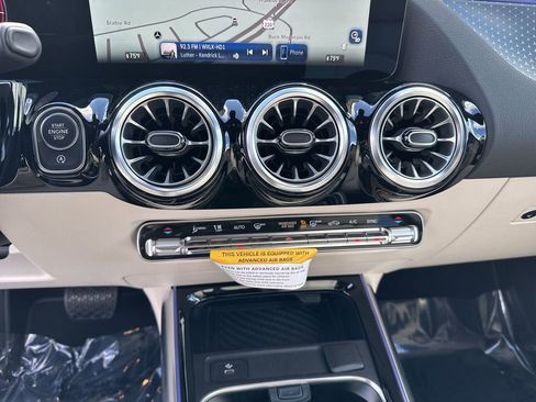 Certified 2025 Mercedes-Benz GLA 250 4MATIC image 24