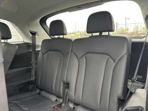 Used 2023 Audi Q7 3.0T Premium Plus image 16