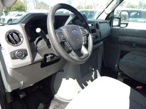 Used 2021 Ford E-450 and Econoline 450 Super Duty w/ Power Windows & Locks Group image 2