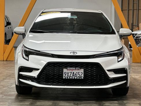Used 2026 Toyota Corolla SE w/ SE Premium Package FWD image 9