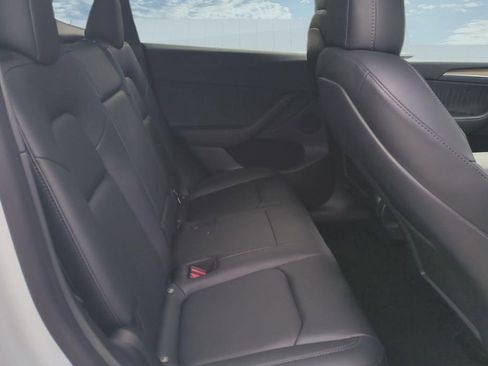 Used 2022 Tesla Model Y Long Range AWD/4WD image 17