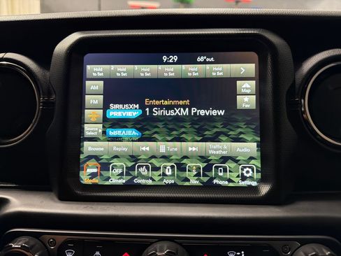 Used 2022 Jeep Wrangler Unlimited Sahara AWD/4WD image 8