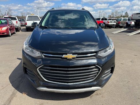 Used 2017 Chevrolet Trax LT w/ LT Convenience Package image 8
