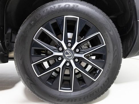 Used 2024 Lexus GX 550 image 13