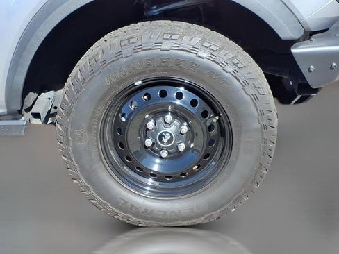 Used 2022 Ford Bronco Black Diamond image 7