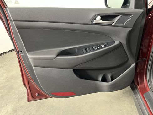 Used 2019 Hyundai Tucson Value AWD/4WD image 17