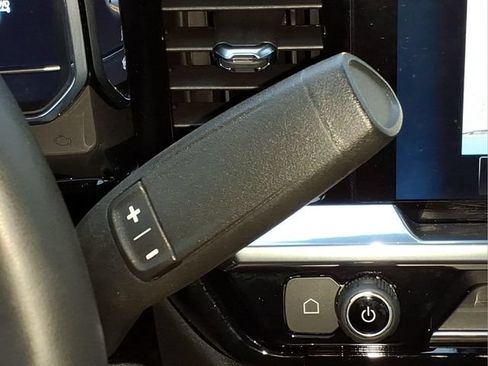 Used 2025 Chevrolet Silverado 1500 LT AWD/4WD image 22