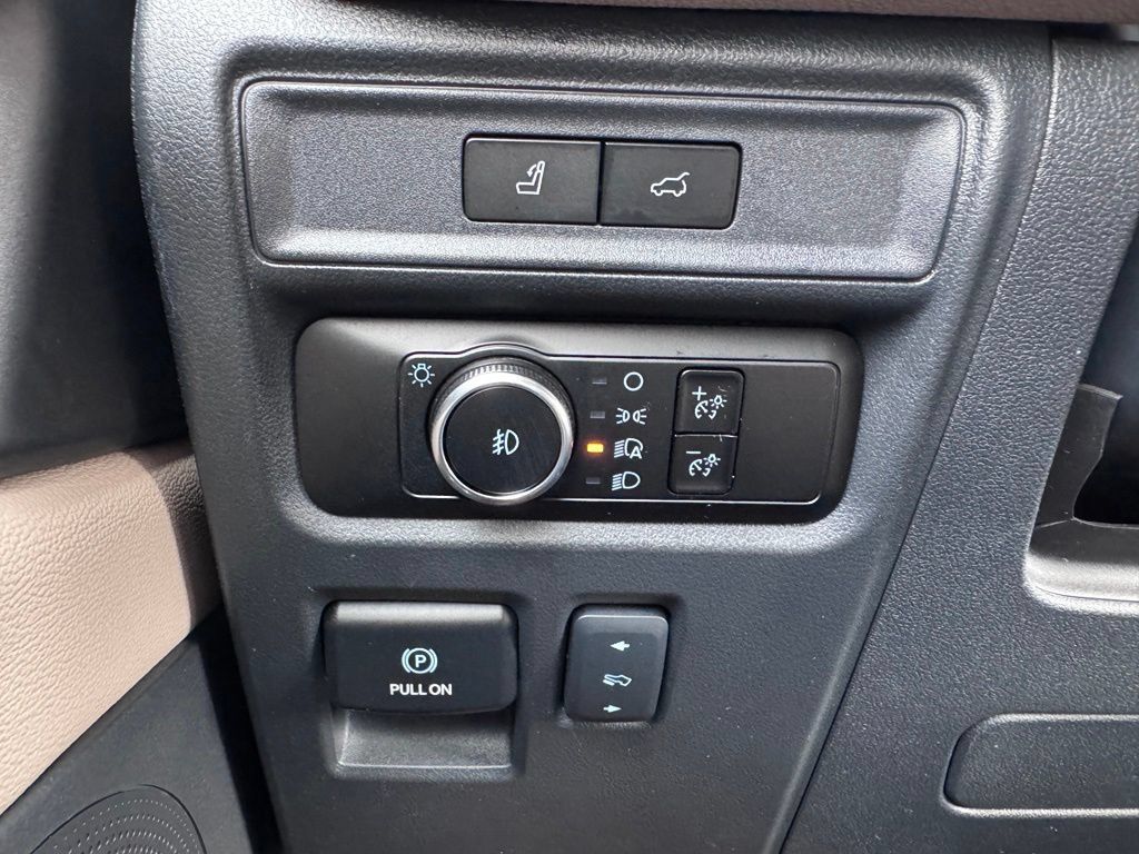 Used 2024 Ford Expedition Limited AWD/4WD image 40