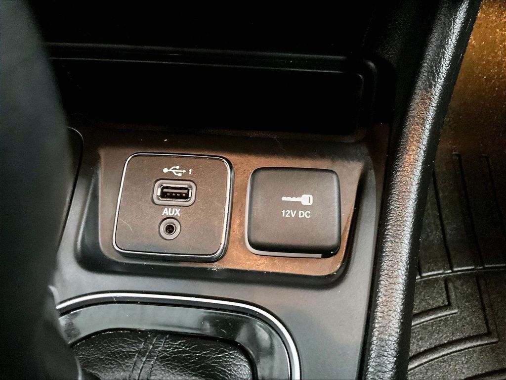 Used 2020 Jeep Cherokee Limited AWD/4WD image 26