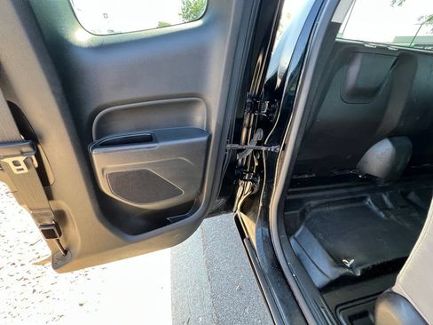 Used 2020 Chevrolet Colorado W/T RWD image 27