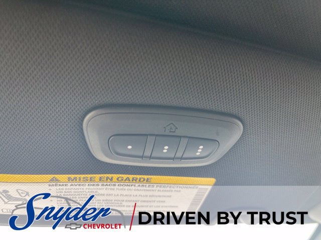 Used 2025 Chrysler Pacifica Limited FWD image 11