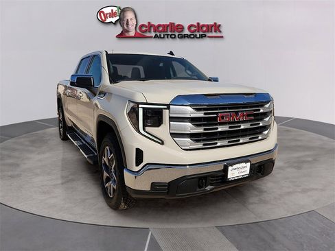 New 2026 GMC Sierra 1500 SLE image 7
