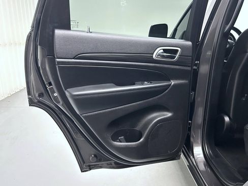 Used 2021 Jeep Grand Cherokee Laredo X image 20