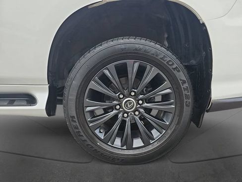 Used 2022 Lexus GX 460 Premium w/ Accessory Package AWD/4WD image 29