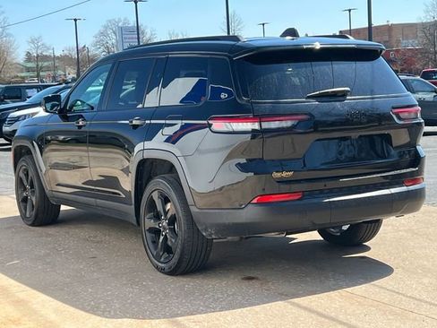 Used 2024 Jeep Grand Cherokee L Altitude image 12