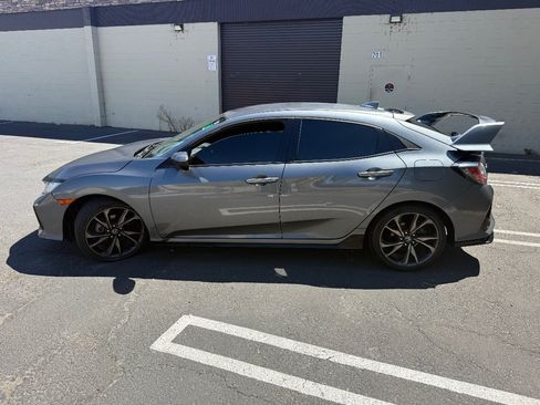 Used 2017 Honda Civic Sport image 4
