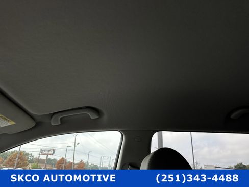 Used 2018 Hyundai Santa Fe SE w/ Cargo Package image 26