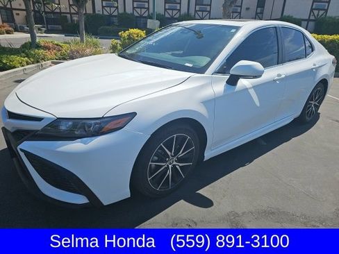 Used 2024 Toyota Camry SE FWD image 8