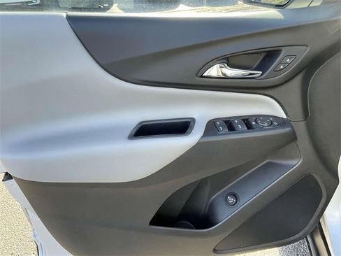 Certified 2018 Chevrolet Equinox LT w/ Sun & Infotainment Package image 14