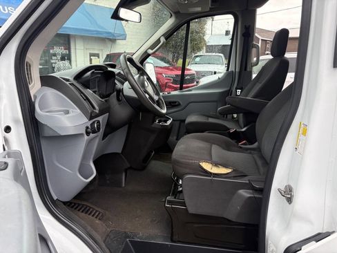 Used 2019 Ford Transit 350 XLT image 18