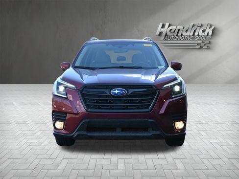 Used 2022 Subaru Forester Premium image 3