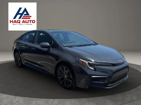 Used 2023 Toyota Corolla SE FWD image 3