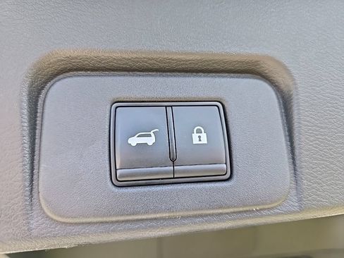 Used 2024 Nissan Rogue SV AWD/4WD image 32