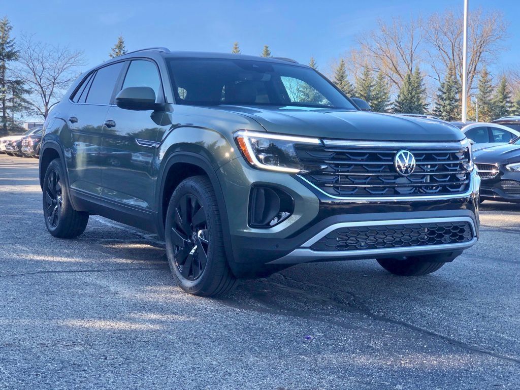 Used 2026 Volkswagen Atlas Cross Sport SE w/ Panoramic Sunroof Package AWD/4WD image 1