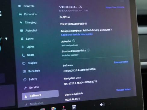 Used 2021 Tesla Model 3 Standard Range Plus image 17