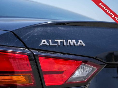 Used 2025 Nissan Altima 2.5 SV FWD image 10