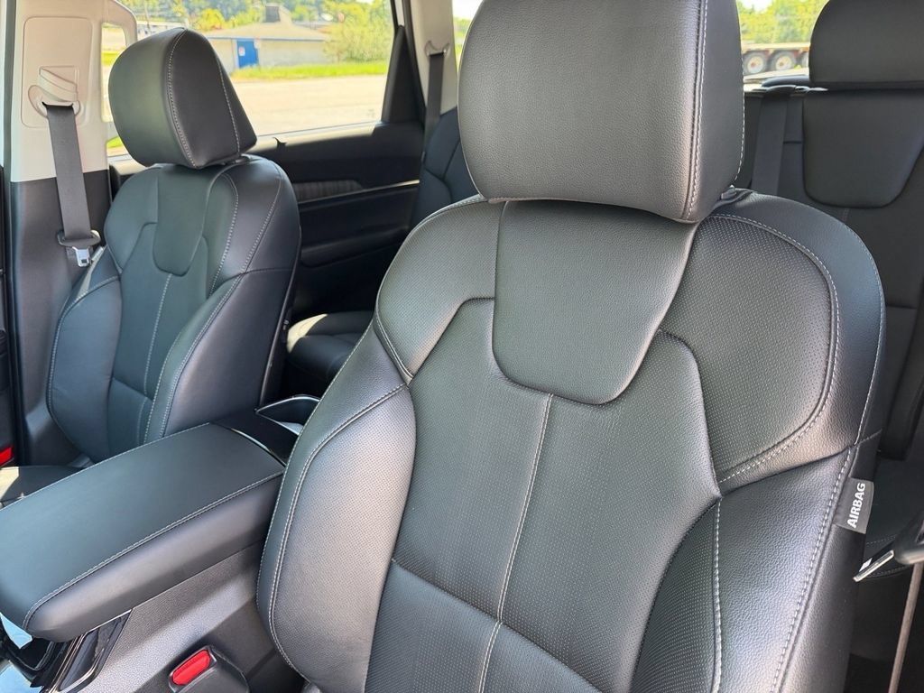 Used 2025 Kia Telluride EX FWD image 13