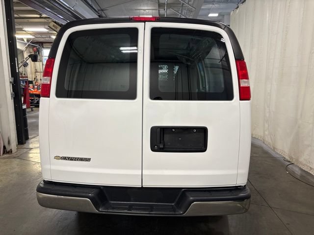 Used 2025 Chevrolet Express 2500 w/ Driver Convenience Package RWD image 5