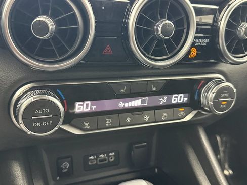 Used 2025 Nissan Sentra SR FWD image 18
