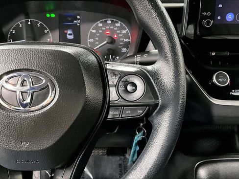 Used 2025 Toyota Corolla LE FWD image 25