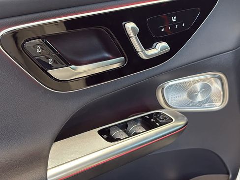 New 2025 Mercedes-Benz GLC 350e 4MATIC image 16