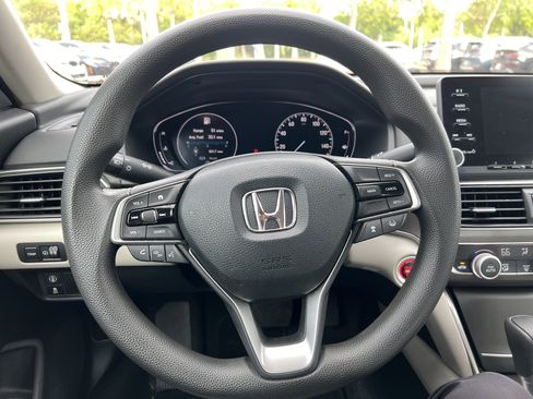 Used 2018 Honda Accord LX image 18